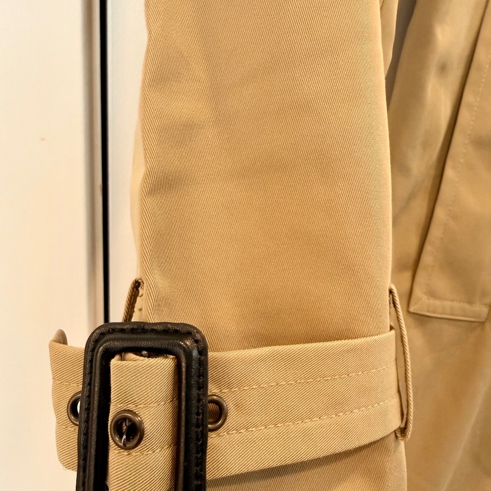 Brand New w tags!!! Banana Republic Mens Trench Coat. Khaki size L. Relaxed fit. - Picture 6 of 15